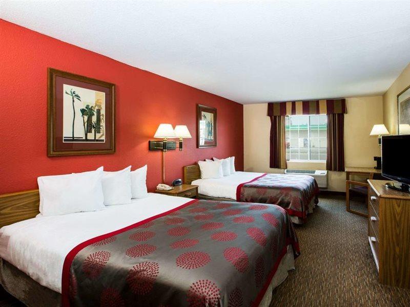 Ramada By Wyndham Sioux Falls Exterior foto