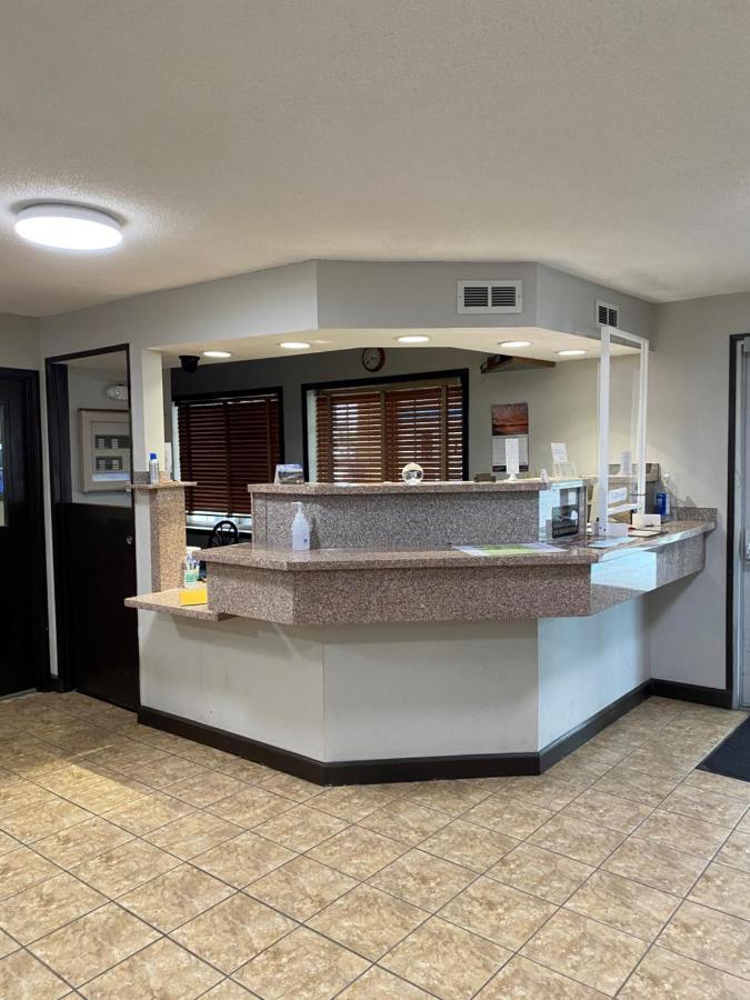 Ramada By Wyndham Sioux Falls Exterior foto