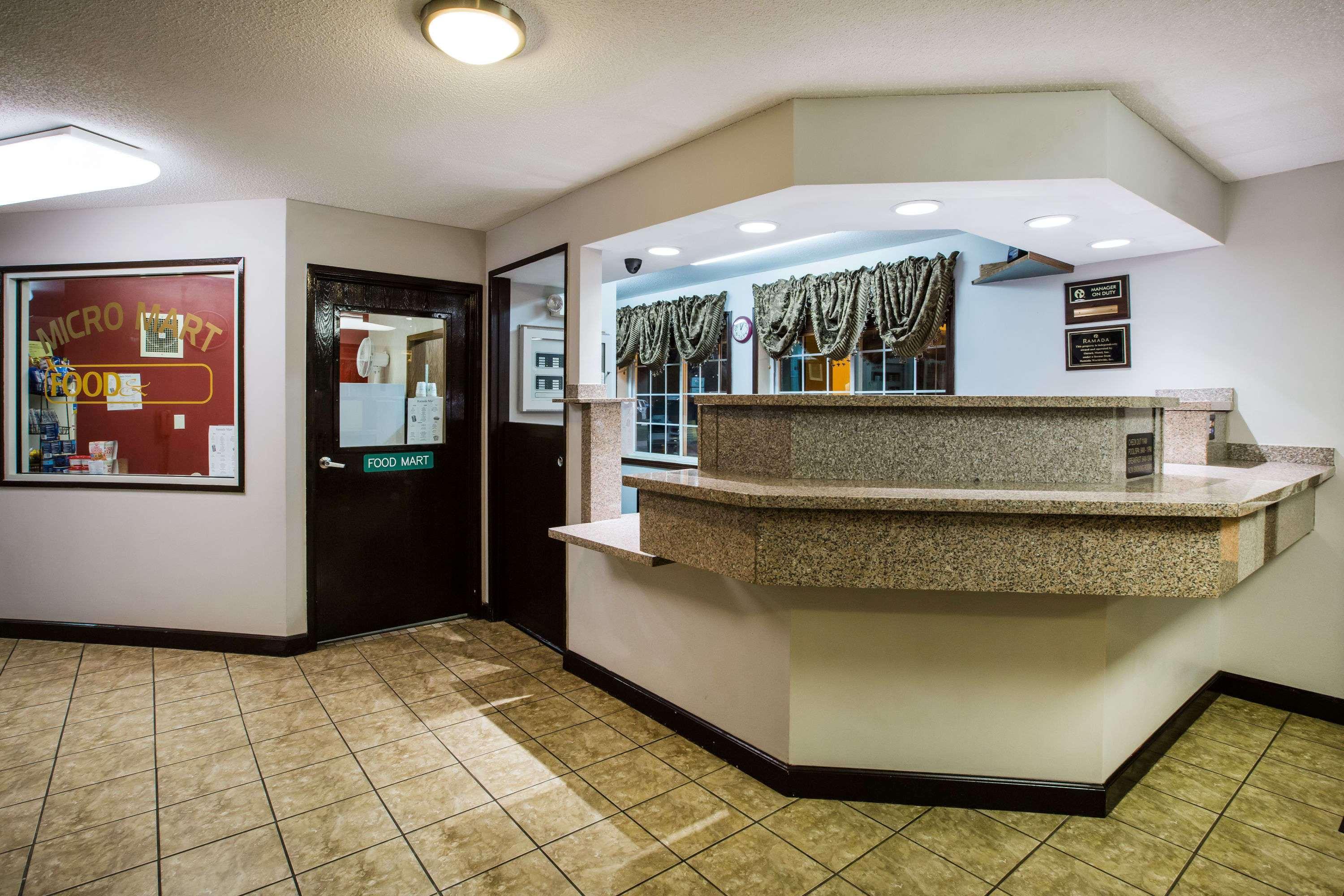 Ramada By Wyndham Sioux Falls Exterior foto